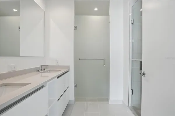 $6,800 | 400 Central Avenue, Unit 2008, St. Petersburg, FL 33701