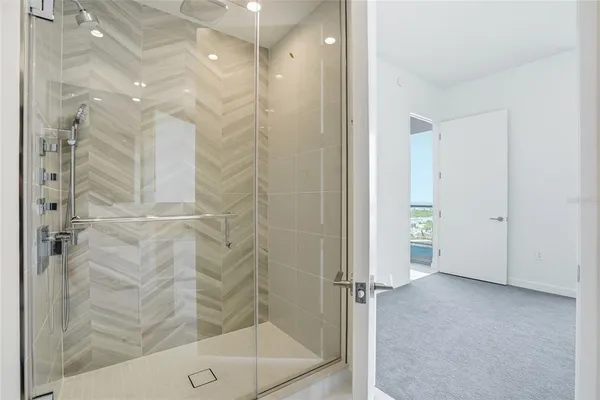 $6,800 | 400 Central Avenue, Unit 2008, St. Petersburg, FL 33701