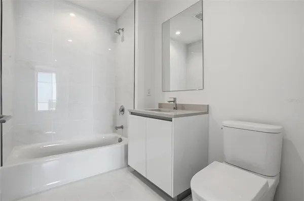 $6,800 | 400 Central Avenue, Unit 2008, St. Petersburg, FL 33701