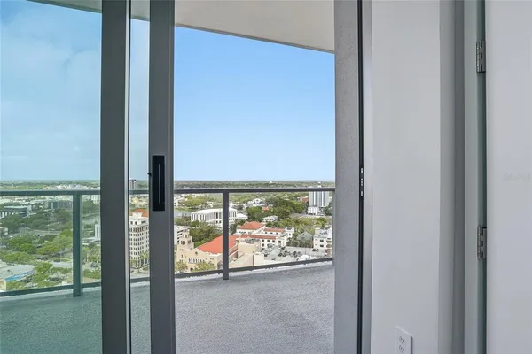 $6,800 | 400 Central Avenue, Unit 2008, St. Petersburg, FL 33701