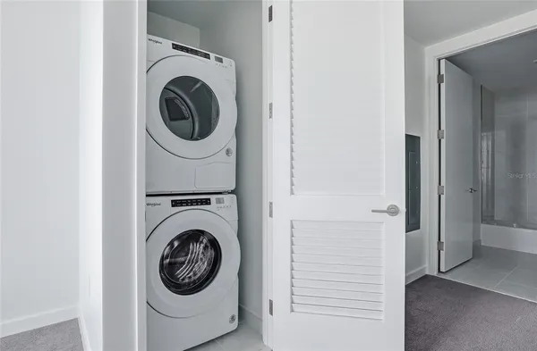 $6,800 | 400 Central Avenue, Unit 2008, St. Petersburg, FL 33701