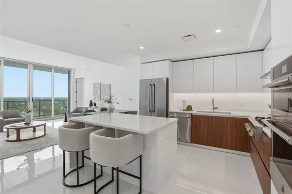 $6,800 | 400 Central Avenue, Unit 2008, St. Petersburg, FL 33701