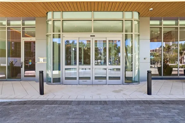 $6,800 | 400 Central Avenue, Unit 2008, St. Petersburg, FL 33701