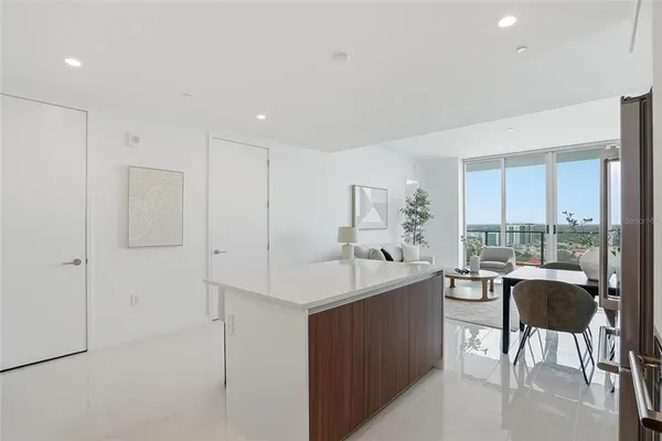 $6,800 | 400 Central Avenue, Unit 2008, St. Petersburg, FL 33701