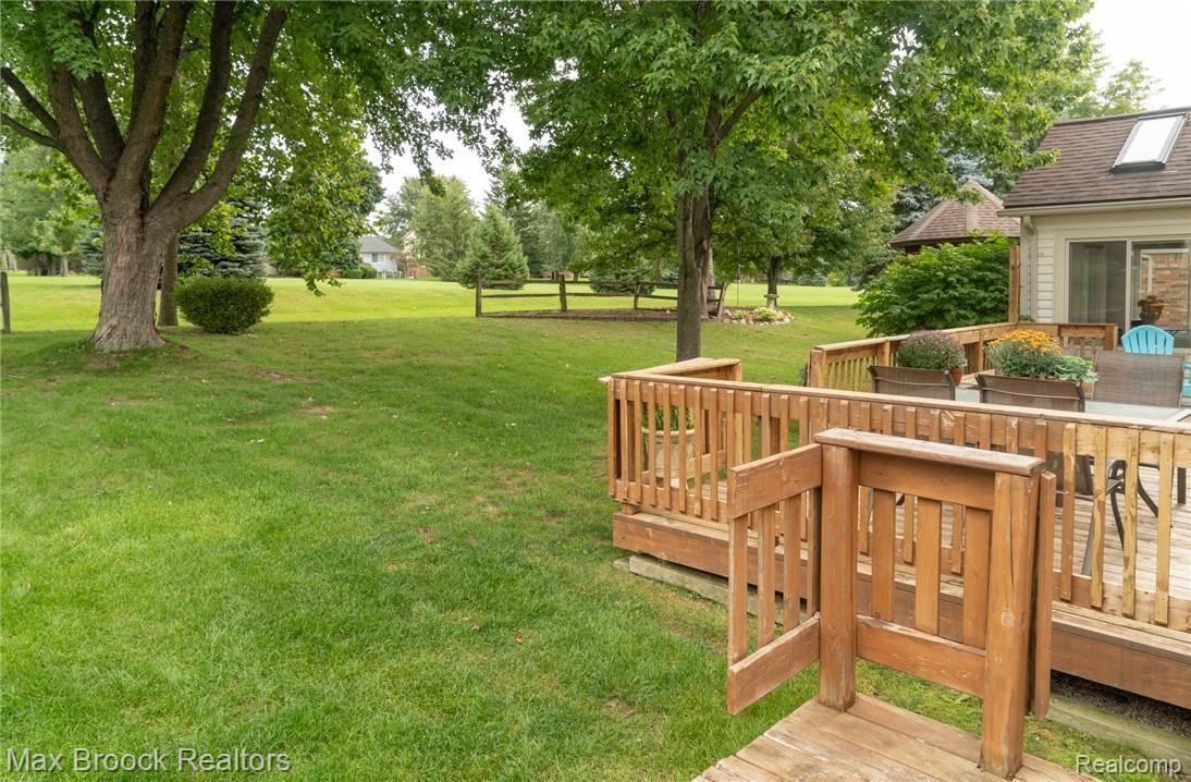 2281 Norton Road Rochester, MI 48307 - Photo 30 of 37 109_DSC0231.jpg