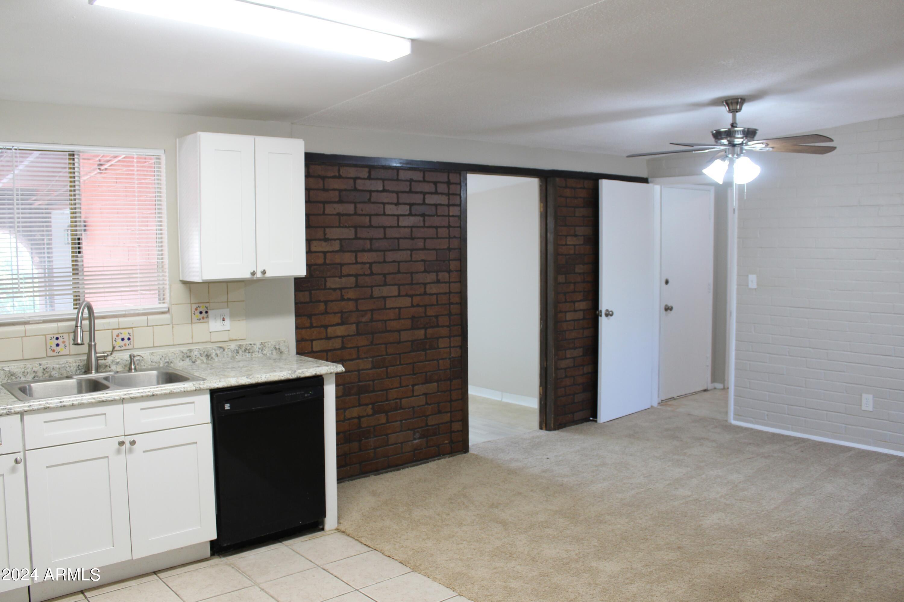 437 Hartford Road Kearny, AZ 85137 - Photo 12 of 29 kitchen
