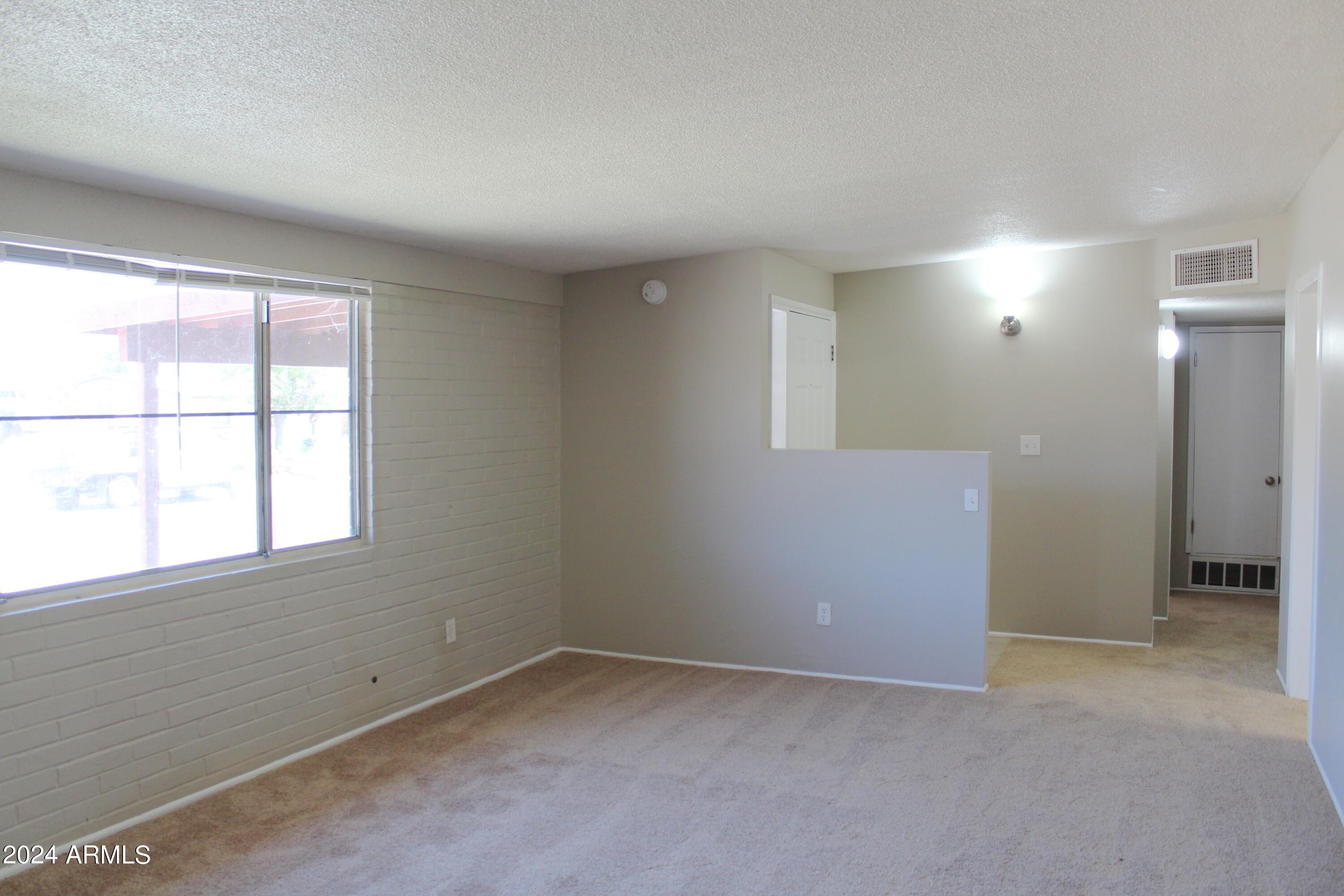 437 Hartford Road Kearny, AZ 85137 - Photo 7 of 29 living