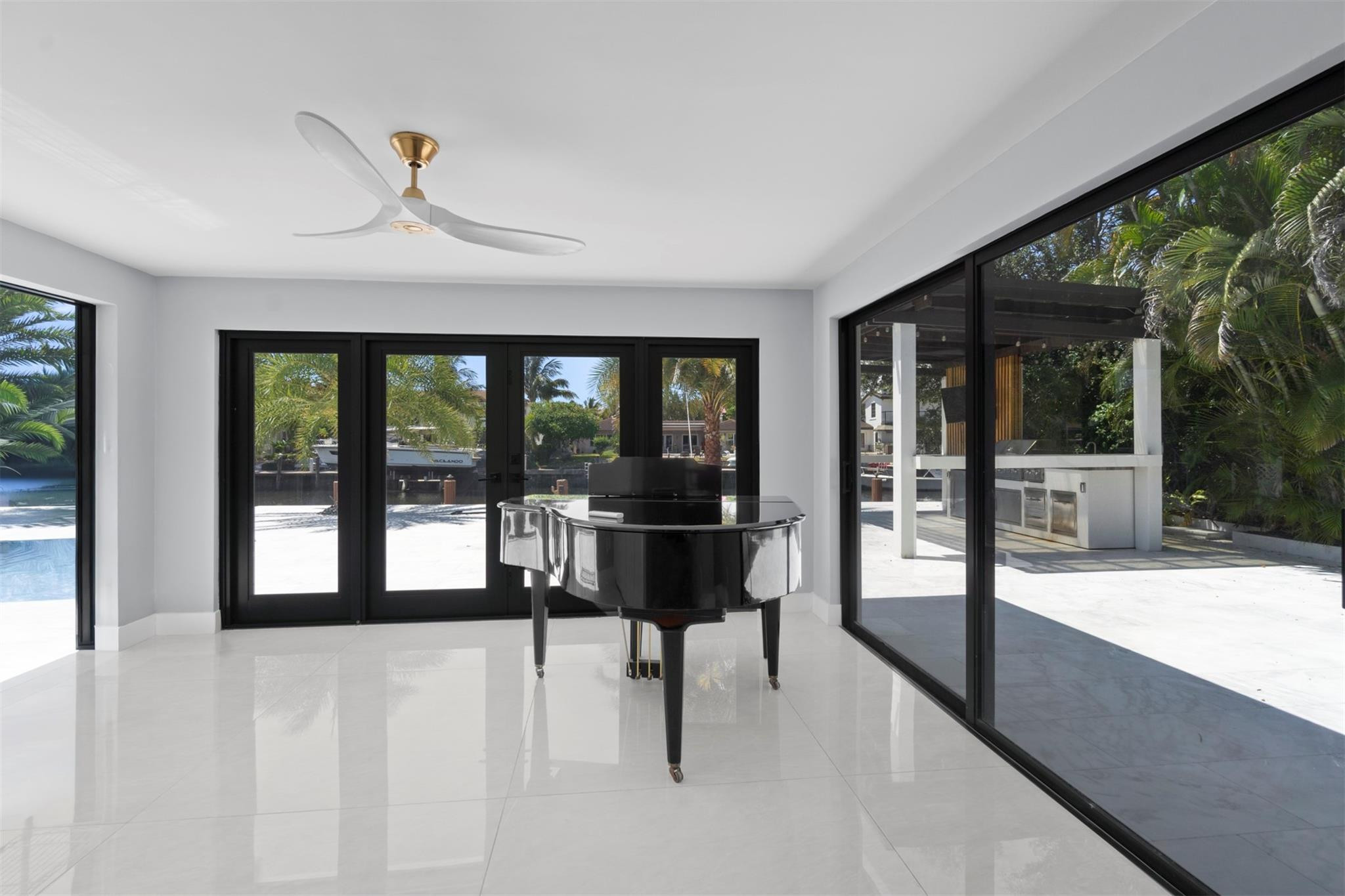 2310 Northeast 48th Court Lighthouse Point, FL 33064 - Photo 21 of 61 Photo 21