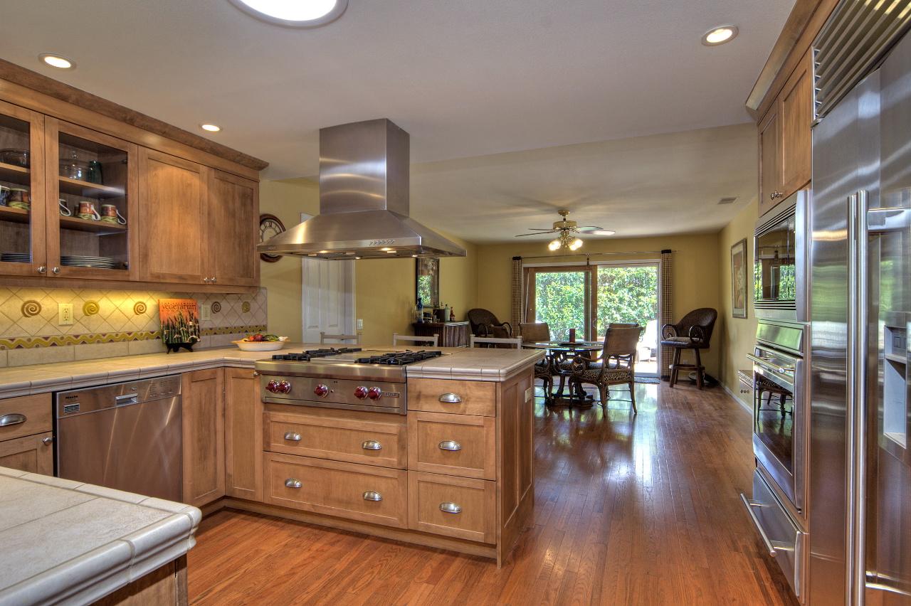 845 Willowglen Road Santa Barbara, CA 93105 - Photo 3 of 12 Family Room/Great Room