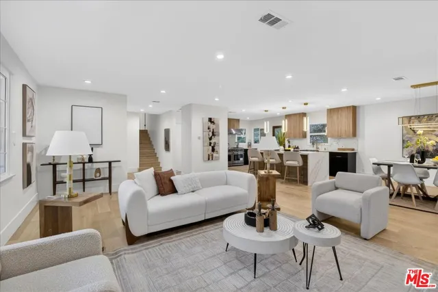 $2,900,000 | 15440 Hamner Drive, Los Angeles, CA 90077