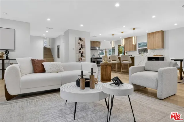 $2,900,000 | 15440 Hamner Drive, Los Angeles, CA 90077