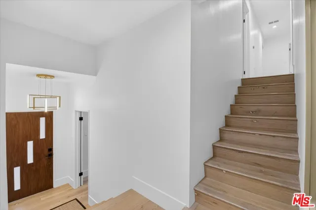 $2,900,000 | 15440 Hamner Drive, Los Angeles, CA 90077