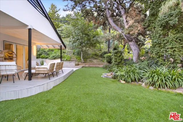 $2,900,000 | 15440 Hamner Drive, Los Angeles, CA 90077