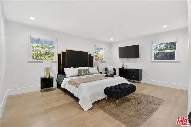 $2,900,000 | 15440 Hamner Drive, Los Angeles, CA 90077