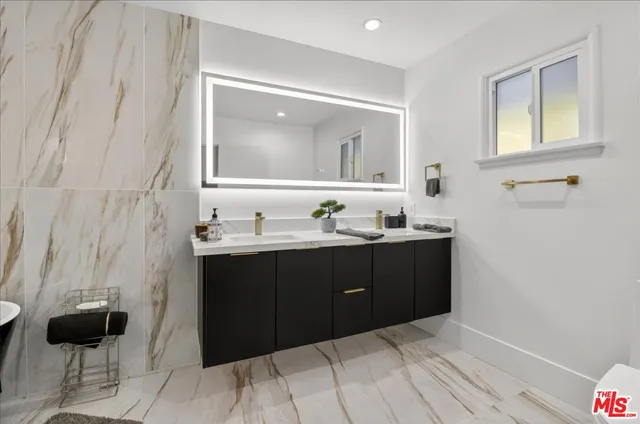 $2,900,000 | 15440 Hamner Drive, Los Angeles, CA 90077