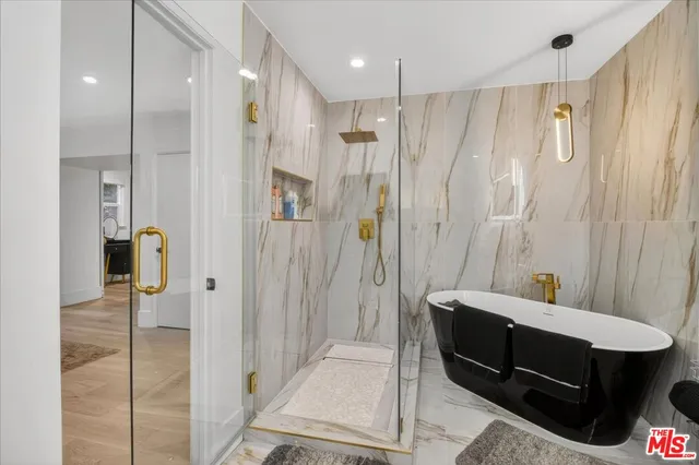 $2,900,000 | 15440 Hamner Drive, Los Angeles, CA 90077