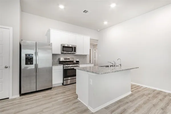 $1,870 | 445 Camas Creek Lane, Magnolia, TX 77354