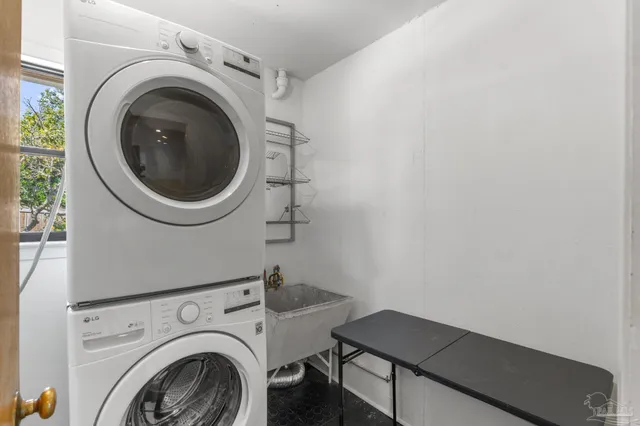 $580,000 | 389 Gamarra Road, Pensacola, FL 32503