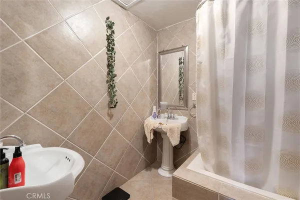 $639,000 | 511 South Pannes Avenue, Compton, CA 90221