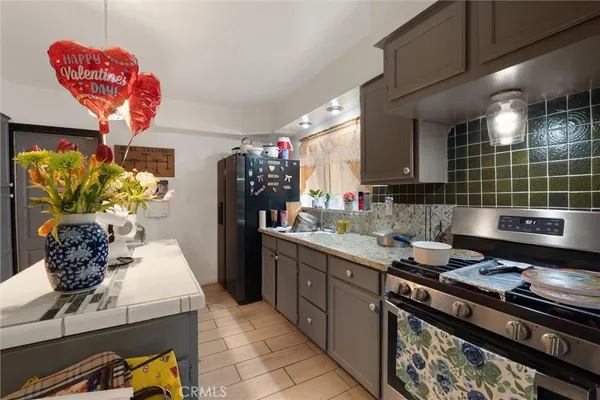 $639,000 | 511 South Pannes Avenue, Compton, CA 90221