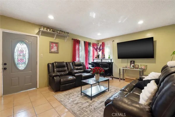 $639,000 | 511 South Pannes Avenue, Compton, CA 90221