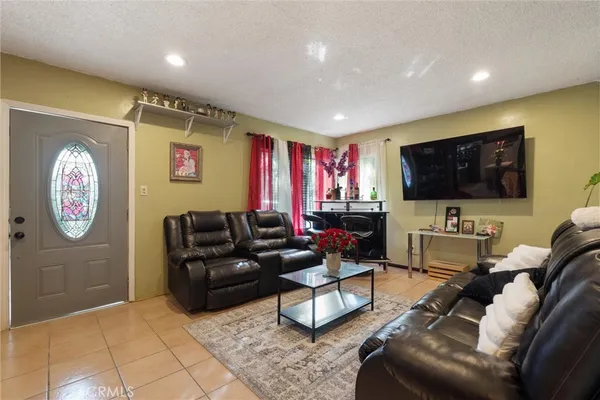 $639,000 | 511 South Pannes Avenue, Compton, CA 90221