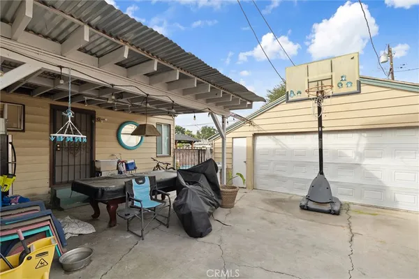 $639,000 | 511 South Pannes Avenue, Compton, CA 90221
