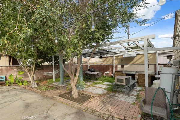 $639,000 | 511 South Pannes Avenue, Compton, CA 90221