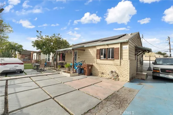 $639,000 | 511 South Pannes Avenue, Compton, CA 90221