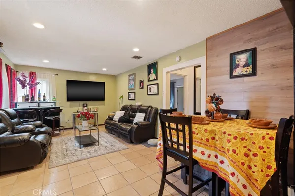 $639,000 | 511 South Pannes Avenue, Compton, CA 90221