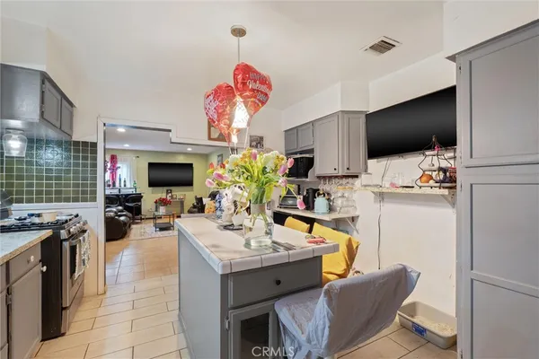 $639,000 | 511 South Pannes Avenue, Compton, CA 90221