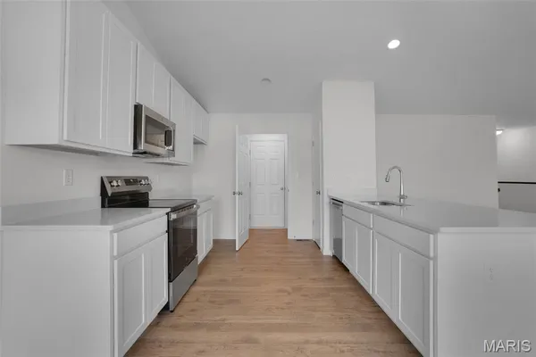 $327,819 | 2347 Reiff Drive, Florissant, MO 63031