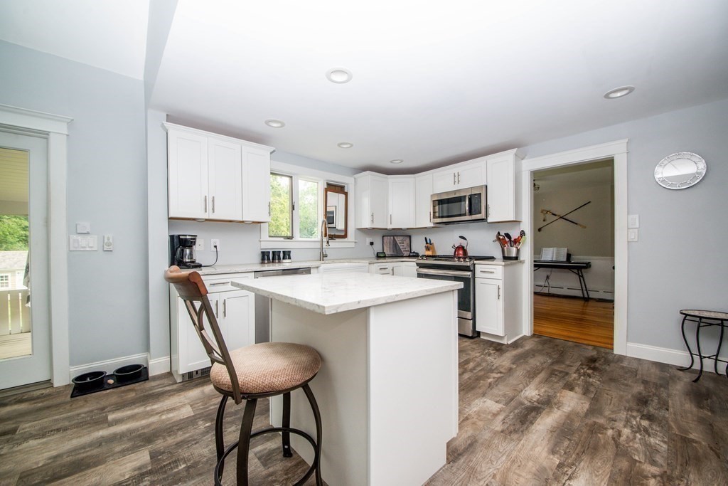 669 Stevens Road Swansea, MA 02777 - Photo 8 of 40 Gallery Image 8