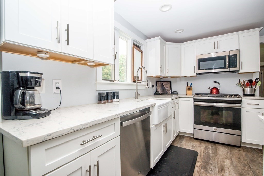 669 Stevens Road Swansea, MA 02777 - Photo 9 of 40 Gallery Image 9