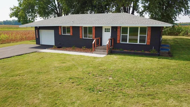 $320,000 | 20658 Highway 15, St. Augusta, MN 55353