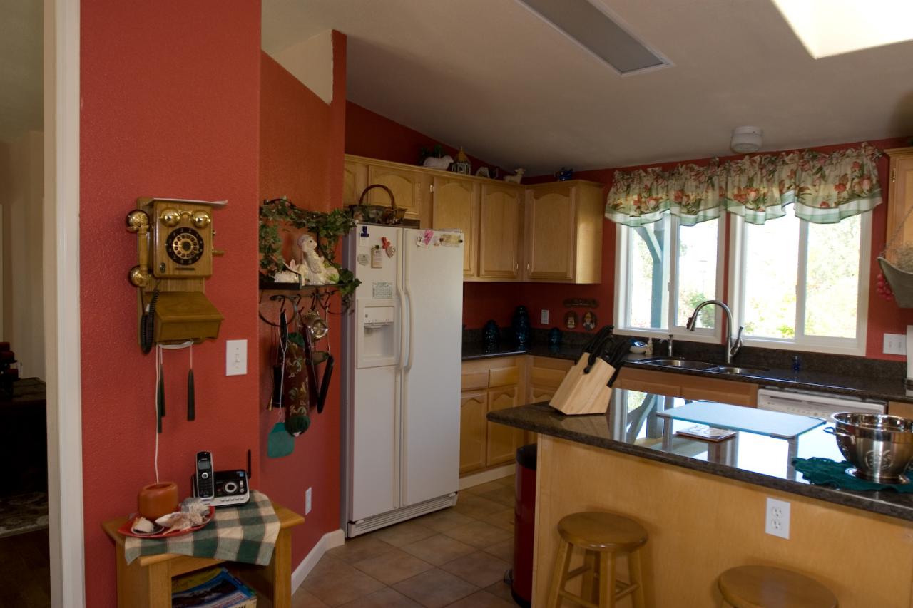 18633 Saddleback Ridge Road Cottonwood, CA 96022 - Photo 9 of 33 Kitchen
