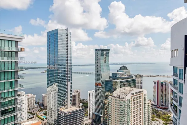 $695,000 | 60 Southwest 13th Street, Unit 5012, Miami, FL 33130