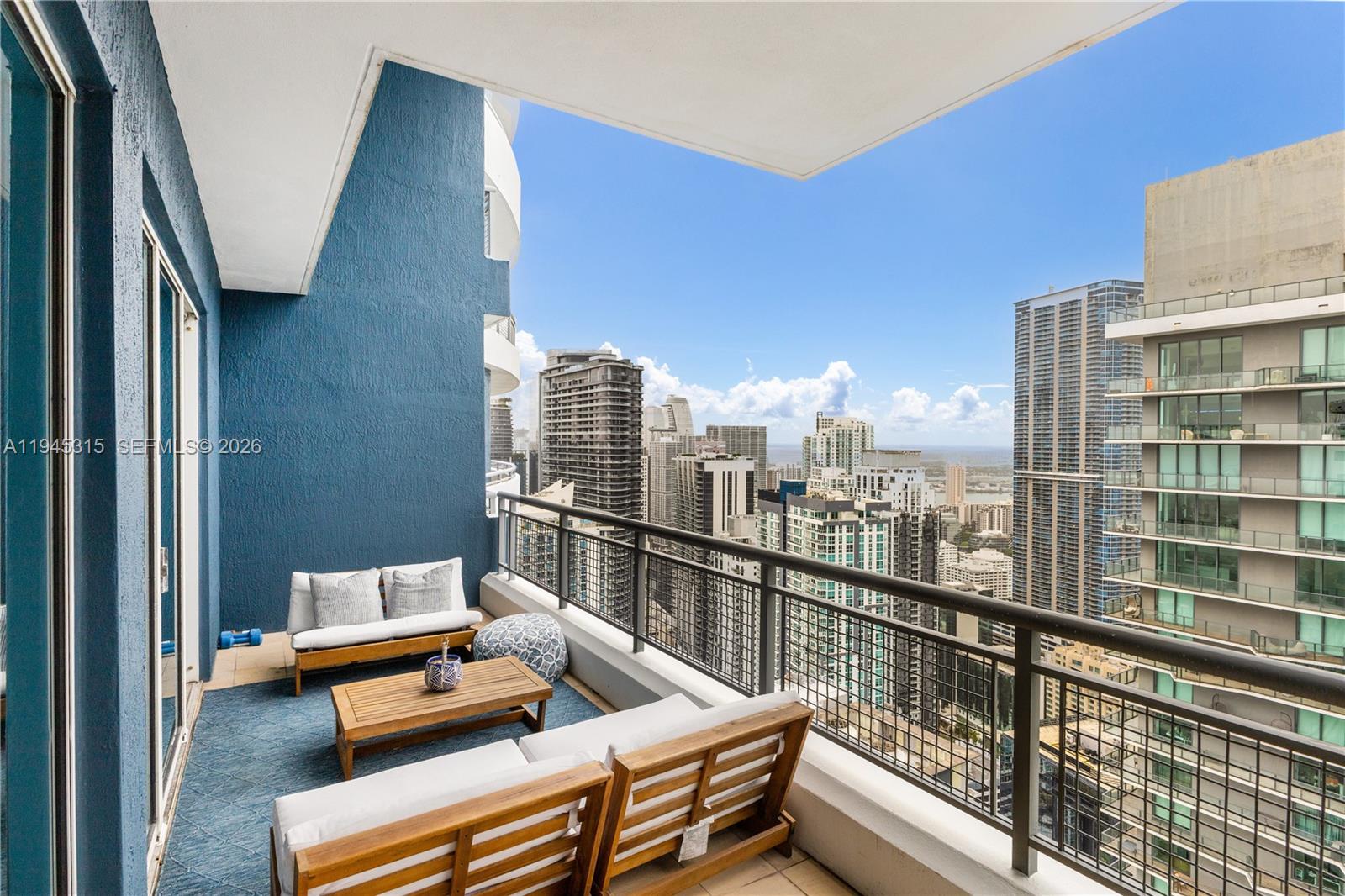 60 Southwest 13th Street, Unit 5012 Miami, FL 33130 - Photo 2 of 40