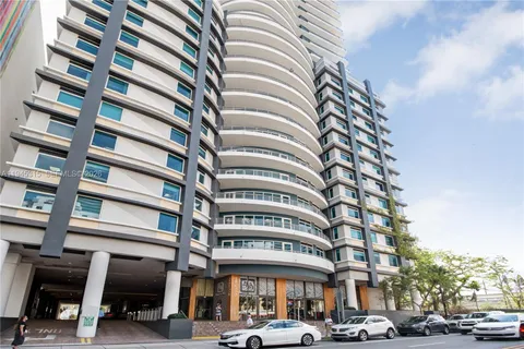 $695,000 | 60 Southwest 13th Street, Unit 5012, Miami, FL 33130