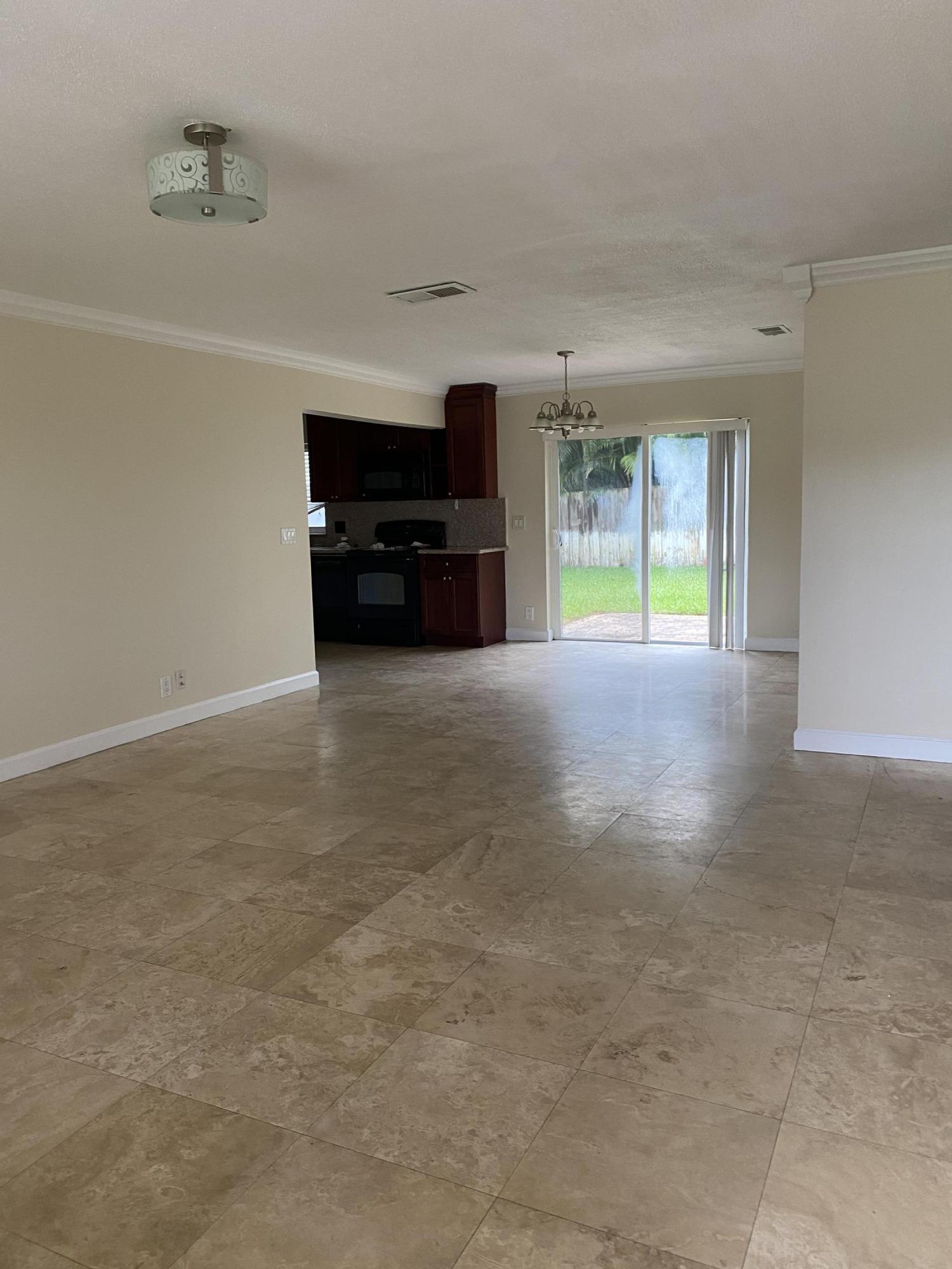 9731 Richmond Circle Boca Raton, FL 33434 - Photo 2 of 11 IMG_2946