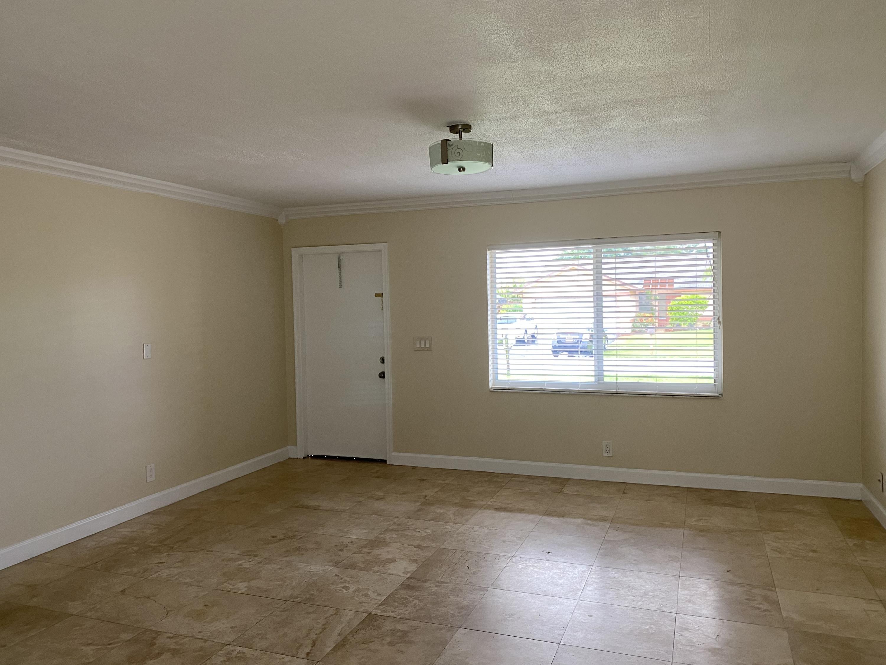 9731 Richmond Circle Boca Raton, FL 33434 - Photo 4 of 11 IMG_2955
