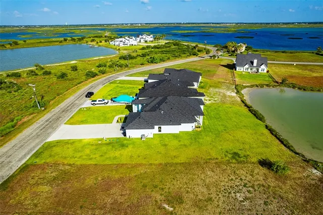 $699,900 | 1118 Cape Velero Drive, Rockport, TX 78382