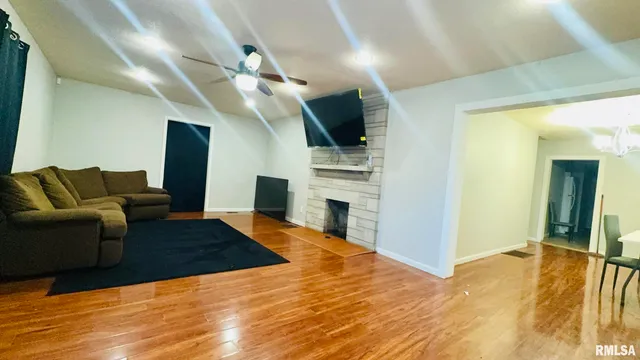 $127,000 | 809 North 12th Street, Herrin, IL 62948