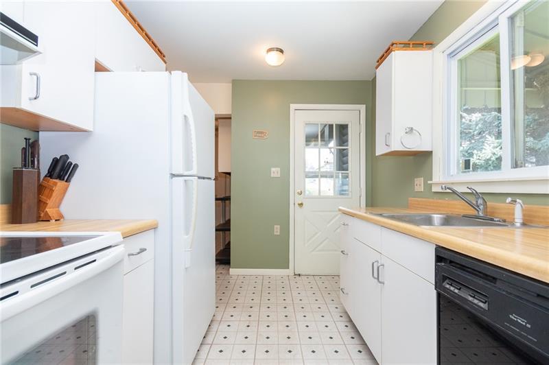 440 Jackson Street Rochester, PA 15074 - Photo 10 of 24
