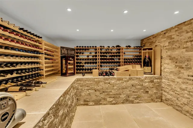 $2,999,999 | 52 Concourse East, Brightwaters, NY 11718