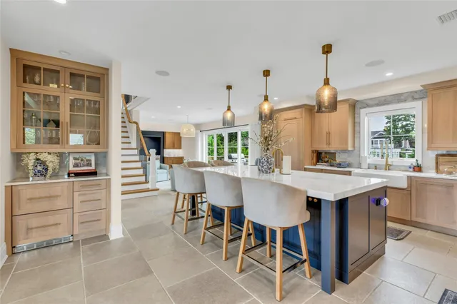 $2,999,999 | 52 Concourse East, Brightwaters, NY 11718