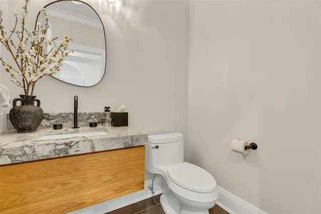 $2,999,999 | 52 Concourse East, Brightwaters, NY 11718