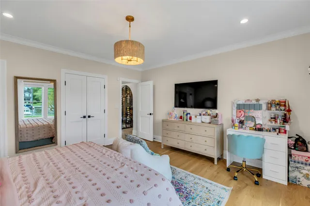 $2,999,999 | 52 Concourse East, Brightwaters, NY 11718