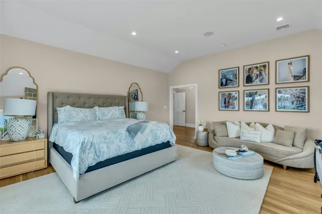 $2,999,999 | 52 Concourse East, Brightwaters, NY 11718