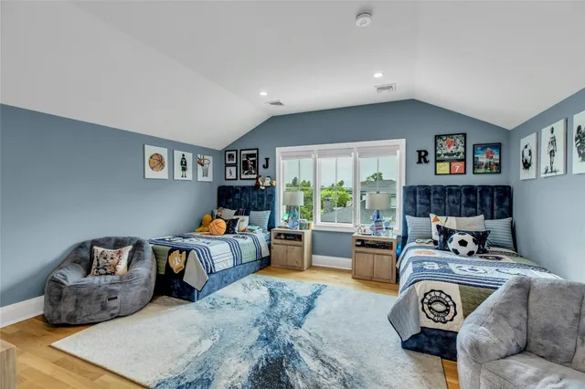 $2,999,999 | 52 Concourse East, Brightwaters, NY 11718